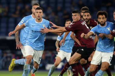 Roma, İtalya 30.10.2022: İtalya 'nın başkenti Roma' daki Olimpiyat Stadyumu 'nda SS Lazio ile Salernitana Calcio arasında oynanan İtalya Futbol Şampiyonası Serie A 2022-2023 maçında Lazio Casale eylemde..