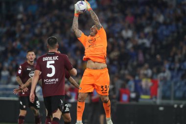 Roma, İtalya 30.10.2022: İtalya 'nın başkenti Roma' daki Olimpiyat Stadyumu 'nda SS Lazio ile Salernitana Calcio arasında oynanan İtalya Futbol Şampiyonası Serisi A 2022-2023 maçında Salernitana Sepe eylemi başladı..