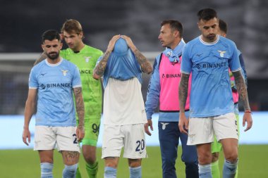 Roma, İtalya 30.10.2022: İtalyan futbol şampiyonasının sonunda Lazio oyuncularını hayal kırıklığına uğrattı Serie A 2022-2023, SS Lazio 'nun Salernitana Calcio' ya karşı Roma Olimpiyat Stadyumu 'nda oynadığı karşılaşma.