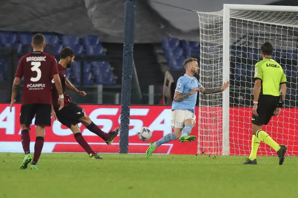 Roma, İtalya 30.10.2022: Federico Fazio gol attı ve İtalya 'nın başkenti Roma' daki Olimpiyat Stadyumu 'nda SS Lazio ile Salernitana Calcio arasında oynanan 2022-2023 sezonunda İtalya Futbol Şampiyonası' nı kutladı..