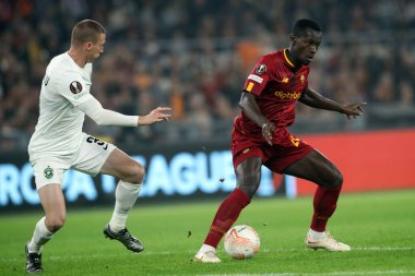 Roma, İtalya 03.11.2022: Ludogorestlerden Anton Nedyalkov, Roman Mady Camara Avrupa Uefa Ligi 2022-2023 C Grubu, 6. gün, Roma 'daki Olimpiyat Stadyumu' nda AS Romanlar Ludogorestlere karşı oynanan futbol karşılaşması..