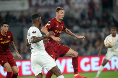 Roma, İtalya 03.11.2022: Roman Nemanja Matiç Avrupa Uefa Ligi 2022-2023 C Grubu, 6. gün, Roma 'daki Olimpiyat Stadyumu' nda AS Roman Ludogorestler arasında oynanan futbol karşılaşması sırasında faaliyet gösteriyor.