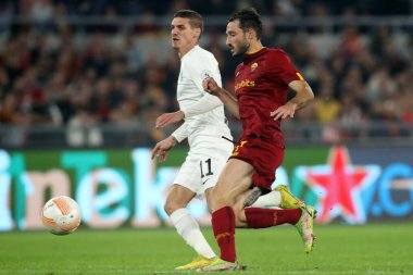 Roma, İtalya 03.11.2022: Ludogorestlerden Kiril Despodov, Avrupa Uefa Ligi 2022-2023 C Grubu, 6. gün, Roma 'daki Olimpiyat Stadyumu' nda AS Roman Ludogorets 'e karşı Ludogorets arasındaki futbol karşılaşması sırasında Bryan Cristante görev başında.