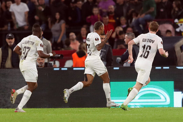 Рим, Италия 03.11.2022: Рик Жонатан из Ludogorest забить гол 0: 1 и празднует во время Лиги Европы УЕФА 2022-2023 Группа С, день 6, футбольный матч между ФК "Рома" и Ludogorets на Олимпийском стадионе в Риме.