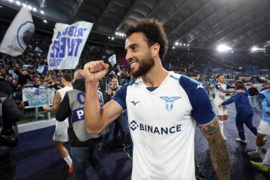Roma, İtalya 06.11.2022: Lazio 'lu Anderson, İtalya Serie A şampiyonluk maçının finalinde zaferi kutladı: AS Romanlar SS Lazio' ya karşı Stadio Olimpico 'da 6 Kasım 2022' de İtalya 'nın başkenti Roma' da oynanan karşılaşma..