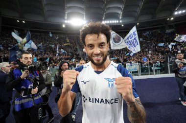 Roma, İtalya 06.11.2022: Lazio 'lu Anderson, İtalya Serie A şampiyonluk maçının finalinde zaferi kutladı: AS Romanlar SS Lazio' ya karşı Stadio Olimpico 'da 6 Kasım 2022' de İtalya 'nın başkenti Roma' da oynanan karşılaşma..