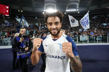 Roma, İtalya 06.11.2022: Lazio 'lu Anderson, İtalya Serie A şampiyonluk maçının finalinde zaferi kutladı: AS Romanlar SS Lazio' ya karşı Stadio Olimpico 'da 6 Kasım 2022' de İtalya 'nın başkenti Roma' da oynanan karşılaşma..