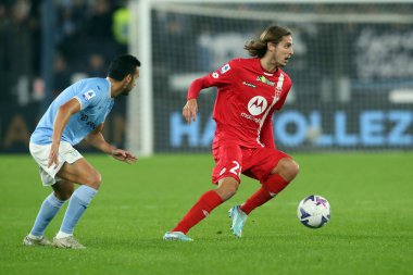 Roma, İtalya 10.11.2022: Pedro (Lazio), Monza 'lı Colpavi İtalya Şampiyonası Serie A, futbol maçı sırasında, 14. Gün, 10 Kasım 2022' de Roma 'da Stadio Olimpico' da SS Lazio Monza 'ya karşı..