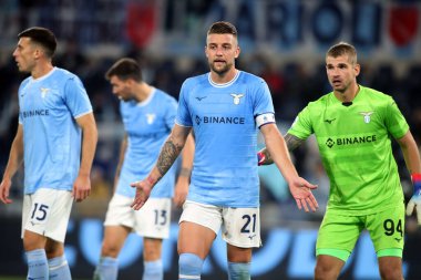 Roma, İtalya 10.11.2022: Milinkoviç Saviç (Lazio), Ivan Predel (Lazio) İtalya şampiyonası Serie A, futbol maçı sırasında, 14 gün, SS Lazio ile Monza arasında 10 Kasım 2022 'de Roma' da oynanan Stadio Olimpico 'da oynanan karşılaşma..