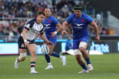 Rome, Italy 05.02.2023: STEPHEN VARNEY (ITA), GREGORY ALLDRITT (FRA) in action during the Guinness Six Nations 2023 rugby match between ITALY vs France at Stadio Olimpico on February 05, 2023 in Rome, Italy.