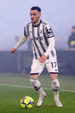 Roma, İtalya 05.03.2023: Filip Kostiç (Juventus) Serie A futbol karşılaşması sırasında AS Roman FC Juventus Torino ile Olimpiyat Stadyumu 'nda 05.2023 Mart' ında İtalya 'nın başkenti Roma' da oynanan karşılaşmada
