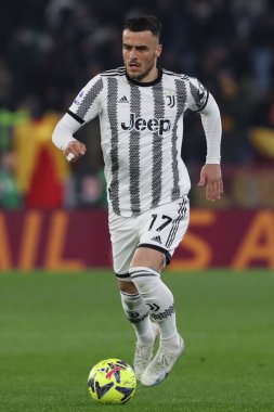 Roma, İtalya 05.03.2023: Filip Kostiç (Juventus) Serie A futbol karşılaşması sırasında AS Roman FC Juventus Torino ile Olimpiyat Stadyumu 'nda 05.2023 Mart' ında İtalya 'nın başkenti Roma' da oynanan karşılaşmada