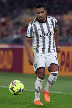 Roma, İtalya 05.03.2023: Alex Sandro (Juventus) Serie A futbol karşılaşmasında AS Roma FC Juventus Torino ile Olimpiyat Stadyumu 'nda 05.2023 Mart' ında İtalya 'nın başkenti Roma' da oynanan karşılaşmada