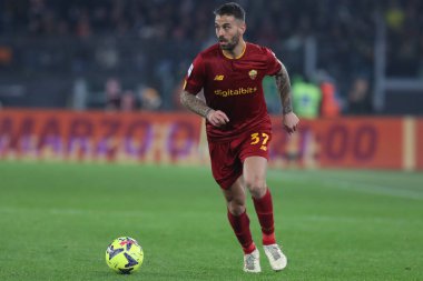 Roma, İtalya 05.03.2023: Leonardo Spinazzola (AS ROMA) Serie A futbol karşılaşması sırasında AS Roman FC Juventus Torino ile Olimpiyat Stadyumu 'nda 05 Mart 2023 tarihinde oynanan karşılaşmada
