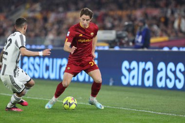 Roma, İtalya 05.03.2023: Serie A futbol karşılaşması sırasında AS Roma FC Juventus Torino ile Olimpiyat Stadyumu 'nda 05.2023 Mart' ında İtalya 'nın başkenti Roma' da oynanmıştır.