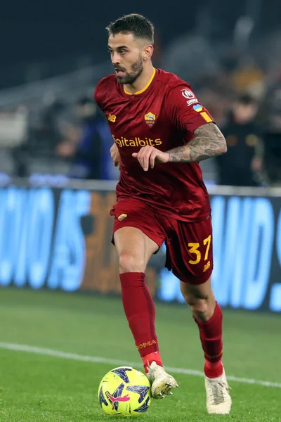 Roma, İtalya 05.03.2023: Leonardo Spinazzola (AS ROMA) Serie A futbol karşılaşması sırasında AS Roman FC Juventus Torino ile Olimpiyat Stadyumu 'nda 05 Mart 2023 tarihinde oynanan karşılaşmada