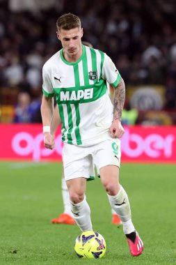 Roma, İtalya 12.03.2023: PINAMONTI ANDREA (SASS), İtalya 'nın başkenti Roma' daki Stadio Olimpico 'da AS Romanlar ve Sassuolo arasında oynanan futbol karşılaşması sırasında.