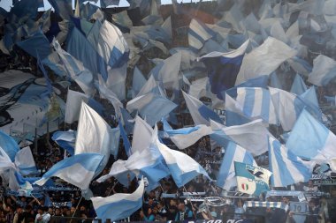 Roma, İtalya 19.03.2023: Serie A Şampiyonası öncesinde Curva Nord 'da Lazio taraftarlarının koreografisi, İtalya' nın başkenti Roma 'da bulunan Stadio Olimpico' da SS Lazio ile AS Roma arasındaki futbol müsabakası.