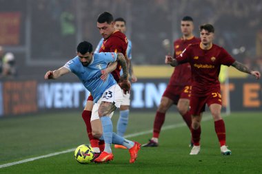 Roma, İtalya 19.03.2023: Andrea BELOTTI, Elseid Hysaj (Lazio) Serie A Şampiyonası sırasında, SS Lazio ile AS Roma arasındaki futbol müsabakası Roma, İtalya 'daki Stadio Olimpico' da.