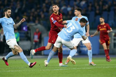 Roma, İtalya 19.03.2023: Gianluca Mancini (AS ROMA), Alessio Romagnoli (Lazio) Serie A Şampiyonası sırasında, SS Lazio Roma 'daki Stadio Olimpico' da AS Roma 'ya karşı SS Lazio futbol müsabakası.