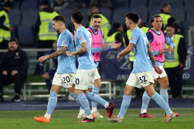 Roma, İtalya 19.03.2023: Mattia Zaccagni (Lazio) golü attı (1-0) ve Serie A Şampiyonası 'nda takımla birlikte, İtalya' nın başkenti Roma 'daki Stadio Olimpico' da SS Lazio 'nun AS Roma' ya karşı oynadığı futbol müsabakası maçını kutladı..