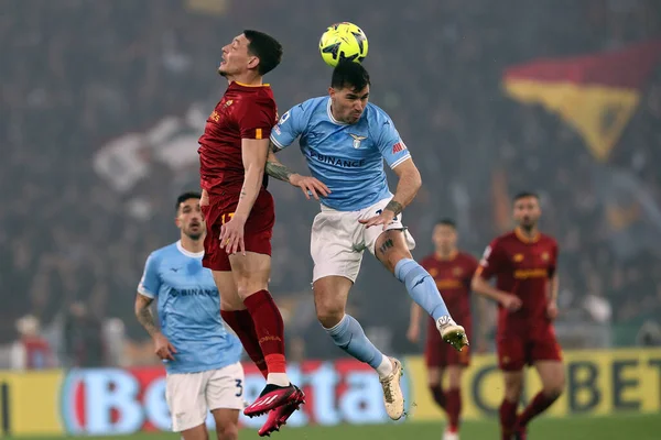 Roma, İtalya 19.03.2023: Andrea Belottii, Alessio Romagnoli (Lazio) Serie A Şampiyonası sırasında, SS Lazio ile AS Roma arasındaki futbol maçı Roma, İtalya 'daki Stadio Olimpico' da.
