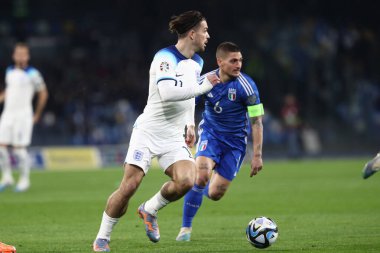 Napoli, İtalya 23.03.2023: Veratti, Bellingham İtalya 'nın Napoli kentinde bulunan Diego Armando Maradona Stadyumu' nda oynanan Uefa Avrupa Kalifiye Grubu 2024 C Grubu futbol karşılaşmasında.