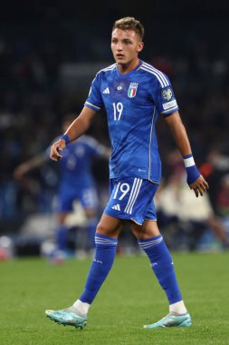 Napoli, İtalya 23.03.2023: İtalya 'nın Napoli kentindeki Diego Armando Maradona stadyumunda oynanan Uefa Avrupa Kalifiye Grubu 2024 C Grubu futbol karşılaşması sırasında Retegui faaliyette..