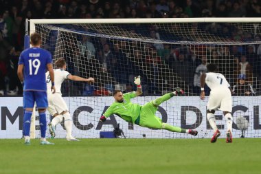 Napoli, İtalya 23.03.2023: Harry Kane İtalya 'nın Napoli kentindeki Diego Armando Maradona Stadyumu' nda oynanan Uefa Avrupa Kalifiye Grubu 2024 C Grubu futbol karşılaşmasında ikinci golü attı..