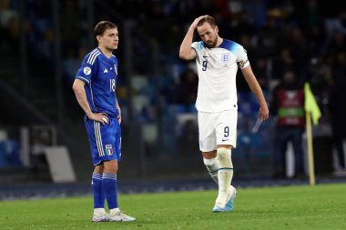 Napoli, İtalya 23.03.2023: Harry Kane ceza olarak ikinci golü attı ve İtalya 'nın Napoli kentindeki Diego Armando Maradona Stadyumu' nda ITALY-ENGLAND arasındaki Uefa Avrupa Kalipleri 2024 C Grubu futbol karşılaşmasını kutladı..