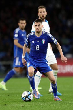 Napoli, İtalya 23.03.2023: Jorginho, İtalya 'nın Napoli kentindeki Diego Armando Maradona Stadyumu' nda oynanan Uefa Avrupa Kalifiye 2024 C Grubu futbol karşılaşması sırasında faaliyet gösteriyor..