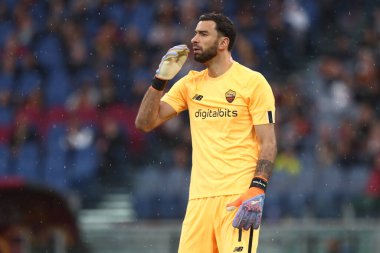 Roma, İtalya 2.04.2023: Rui pedro Patricio (AS ROMA), İtalya 'nın başkenti Roma' daki Olimpiyat Stadyumu 'nda AS Roma ile UC Sampdoria arasındaki 2022 / 2023 şampiyonluk maçında görev aldı..