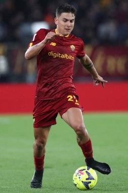 Roma, İtalya 2.04.2023: Paulo Dybala (AS ROMA) Serie A 2022 / 2023 şampiyonluk maçında, AS Roma ile UC Sampdoria arasındaki Roma Olimpiyat Stadyumu, İtalya.
