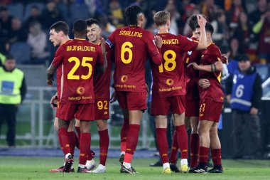 Roma, İtalya 2.04.2023: Stephan EL Shaarawy (AS ROMA) gol attı (3-0) ve İtalya 'nın Roma kentindeki Olimpiyat stadyumunda AS Romanlarına karşı UC Sampdoria arasındaki Serie A 2022 / 2023 şampiyonluk maçında takım olarak kutladı..
