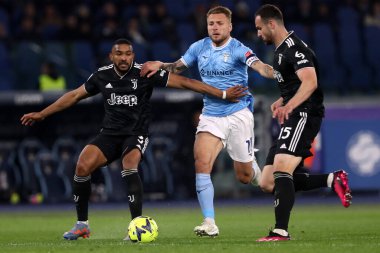 Roma, İtalya 08.04.2023: Gleison Bremer (Juventus), Ciro Immobile (Lazio), Federico Gatti (Juventus) Serie A 2022 / 2023 şampiyonluk maçında, 29..