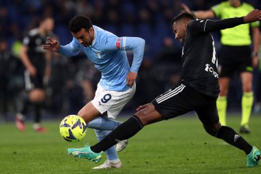Roma, İtalya 08.04.2023: Pedro (Lazio), Alex Sandro (Juventus) Serie A 2022 / 2023 şampiyonluk maçında SS Lazio FC Juventus Torino 'ya karşı Roma Olimpiyat Stadyumu' nda oynanan 29. gün.