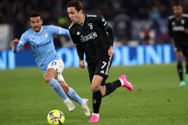 Roma, İtalya 08.04.2023: Federico Chiesa (Juventus), Pedro (Lazio) Serie A 2022 / 2023 şampiyonluk maçında, 29 gün içinde, İtalya 'nın başkenti Roma' da bulunan Olimpiyat stadyumunda SS Lazio FC Juventus Torino 'ya karşı.