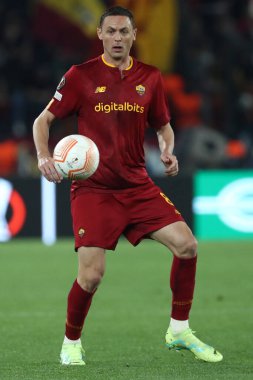 Roma, İtalya 20.04.2023: Uefa Avrupa Ligi 2023 futbol maçı, çeyrek final, AS Romanlar Feyenoord 'a karşı Roma, İtalya' daki Olimpiyat stadyumunda oynanan Roma Nemanja Matiç.