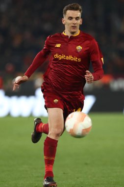Roma, İtalya 20.04.2023: Uefa Avrupa Ligi 2023 futbol maçı, çeyrek final, AS Romanlar Feyenoord 'a karşı Roma, İtalya' daki Olimpiyat stadyumunda LLOrente eylem halinde.
