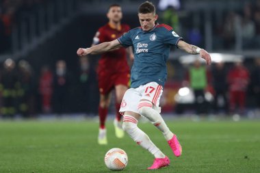 Roma, İtalya 20.04.2023: Feyenoord 'dan Sebastian Szymanski Uefa Avrupa Ligi 2023 futbol maçı, çeyrek final, AS Roman Feyenoord' a karşı Roma, İtalya 'daki Olimpiyat stadyumunda maç yapıyor.