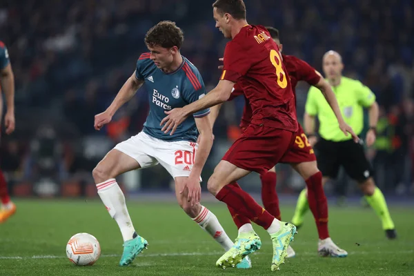 Roma, İtalya 20.04.2023: Feyenoord 'lu Mats Wieffer ve Uefa Avrupa Ligi 2023 futbol maçı, çeyrek final, İtalya' nın başkenti Roma 'daki Olimpiyat stadyumunda AS Romanları Feyenoord' a karşı..
