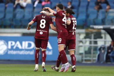 Roma, İtalya 22.04.2023: Torino 'dan Ivan Iliç 0-1' lik golü attı ve İtalya 'nın Roma kentindeki Olimpiyat stadyumunda SS LAZIO FC TORINO' ya karşı oynadığı 2022 / 2023 tarihli Serie A 2022 / 2023 futbol karşılaşmasında takımla birlikte kutladı..