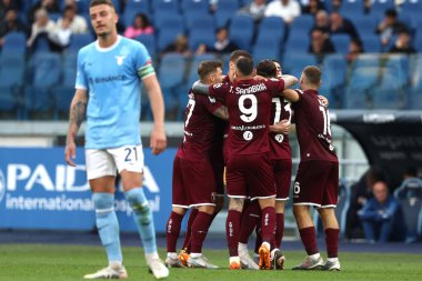 Roma, İtalya 22.04.2023: Torino 'dan Ivan Iliç 0-1' lik golü attı ve İtalya 'nın Roma kentindeki Olimpiyat stadyumunda SS LAZIO FC TORINO' ya karşı oynadığı 2022 / 2023 tarihli Serie A 2022 / 2023 futbol karşılaşmasında takımla birlikte kutladı..