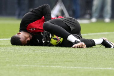 Roma, İtalya 29.04.2023: MIIan Isınma Mike Maignan (Milan) Serie A 2022 / 2023 futbol karşılaşmasından önce, 32. gün, AS ROMA AC MILAN 'a karşı Roma Olimpiyat Stadyumu, İtalya.