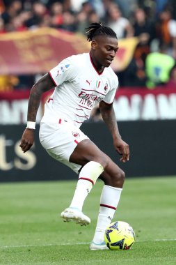 Roma, İtalya 29.04.2023: Rafael Leao (Milan) Serie A 2022 / 2023 futbol karşılaşması sırasında, 32. gün, AS ROMA 'nın AC MILAN' a karşı Roma Olimpiyat Stadyumu, İtalya.