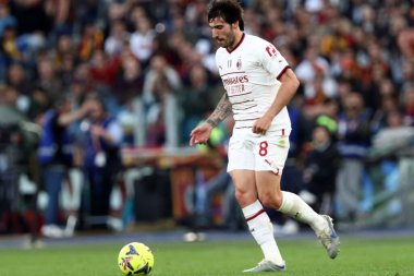 Roma, İtalya 29.04.2023: Serie A 2022 / 2023 futbol karşılaşmasında Sandro Tonali (Milan), AS ROMA ile AC MILAN arasında İtalya 'nın başkenti Roma' daki Olimpiyat stadyumunda oynanan karşılaşma..
