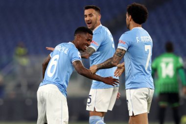 Roma, İtalya 03.05.2023: Felipe Anderson (Lazio) İtalya 'nın başkenti Roma' da bulunan Olimpiyat Stadyumu 'nda SS Lazio ile Sassuolo arasında oynanan 2022 / 2023 tarihli Serie A 2022 / 2023 futbol karşılaşmasında golü attı ve takımla birlikte kutladı..