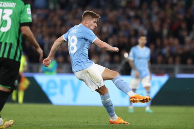 Roma, İtalya 03.05.2023: Toma Basiç (Lazio) Serie A 2022 / 2023 futbol karşılaşması sırasında, SS Lazio ile Sassuolo arasında İtalya 'nın başkenti Roma' daki Olimpiyat Stadyumu 'nda oynanan karşılaşma.
