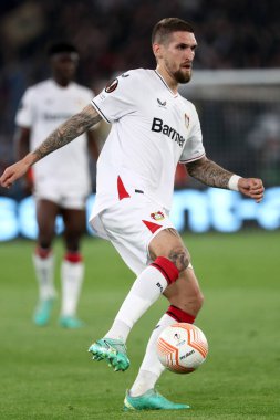 Roma, İtalya 11.05.2023: UEFA EUROPA LeAGUE 2022 / 2023 tarihinde Leverkusen 'den Robert Andrich, İtalya' nın başkenti Roma 'daki Olimpiyat Stadyumu' nda AS Roman Bayer 04 Leverkusen 'e karşı oynadığı yarı final karşılaşmasında görev aldı..