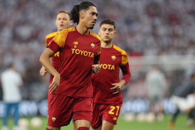 Budapeşte, Macaristan: 31,05,2023: Roman oyuncular, Hungar 'daki Puskas Arena' da Sevilla FC ile AS Romanlar arasında oynanan 2023 Avrupa Ligi final maçından önce ısındılar